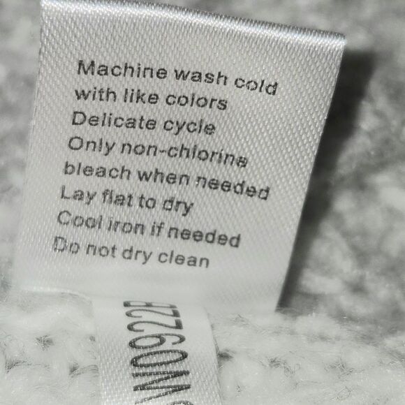 Antonio‎ Melani NWT Light Heather Gray Ashwin Knit Sweater Size M Chunky Cropped - Picture 9 of 10